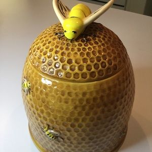 Vintage Bee Hive Cookie Jar 🐝